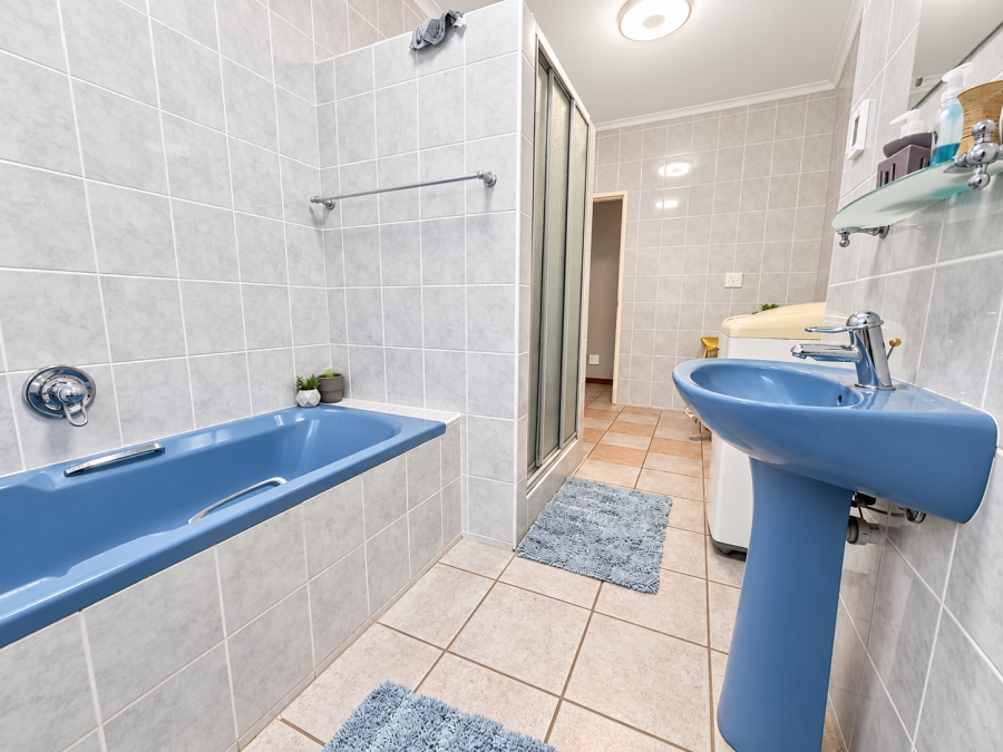 4 Bedroom Property for Sale in Hopefield Western Cape